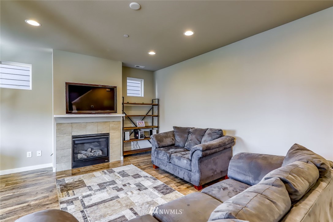 1040 Magnuson Way Bremerton, WA 98310 - Photo 13 of 28 Gallery Image 13