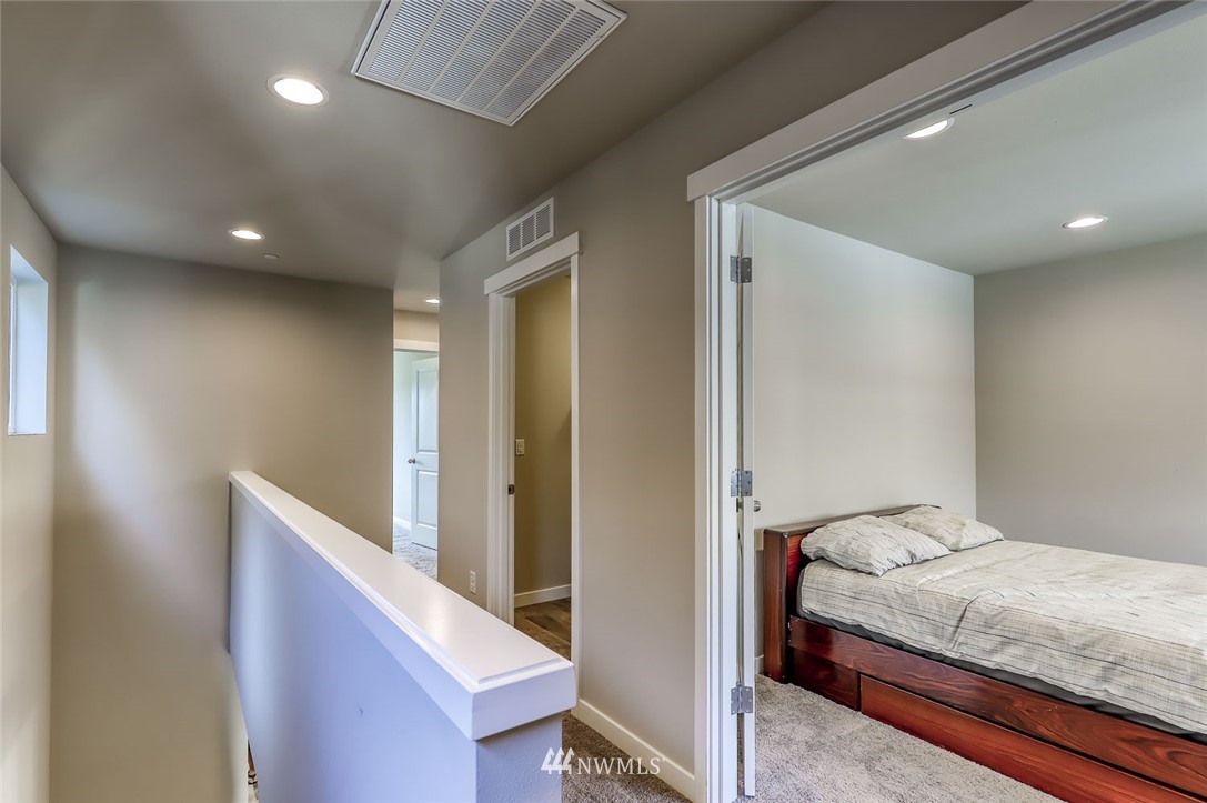 1040 Magnuson Way Bremerton, WA 98310 - Photo 15 of 28 Gallery Image 15