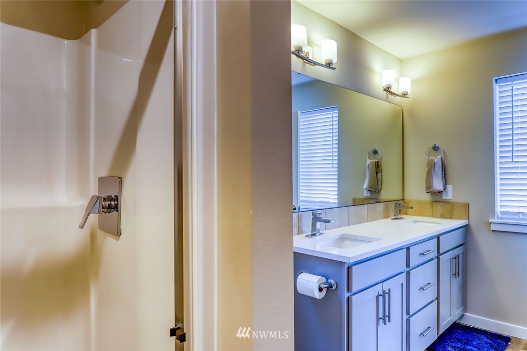 1040 Magnuson Way Bremerton, WA 98310 - Photo 18 of 28 Gallery Image 18