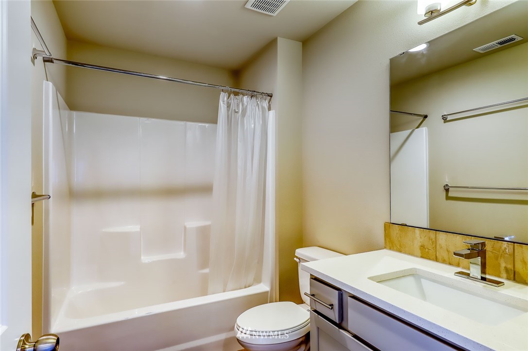 1040 Magnuson Way Bremerton, WA 98310 - Photo 25 of 28 Gallery Image 25