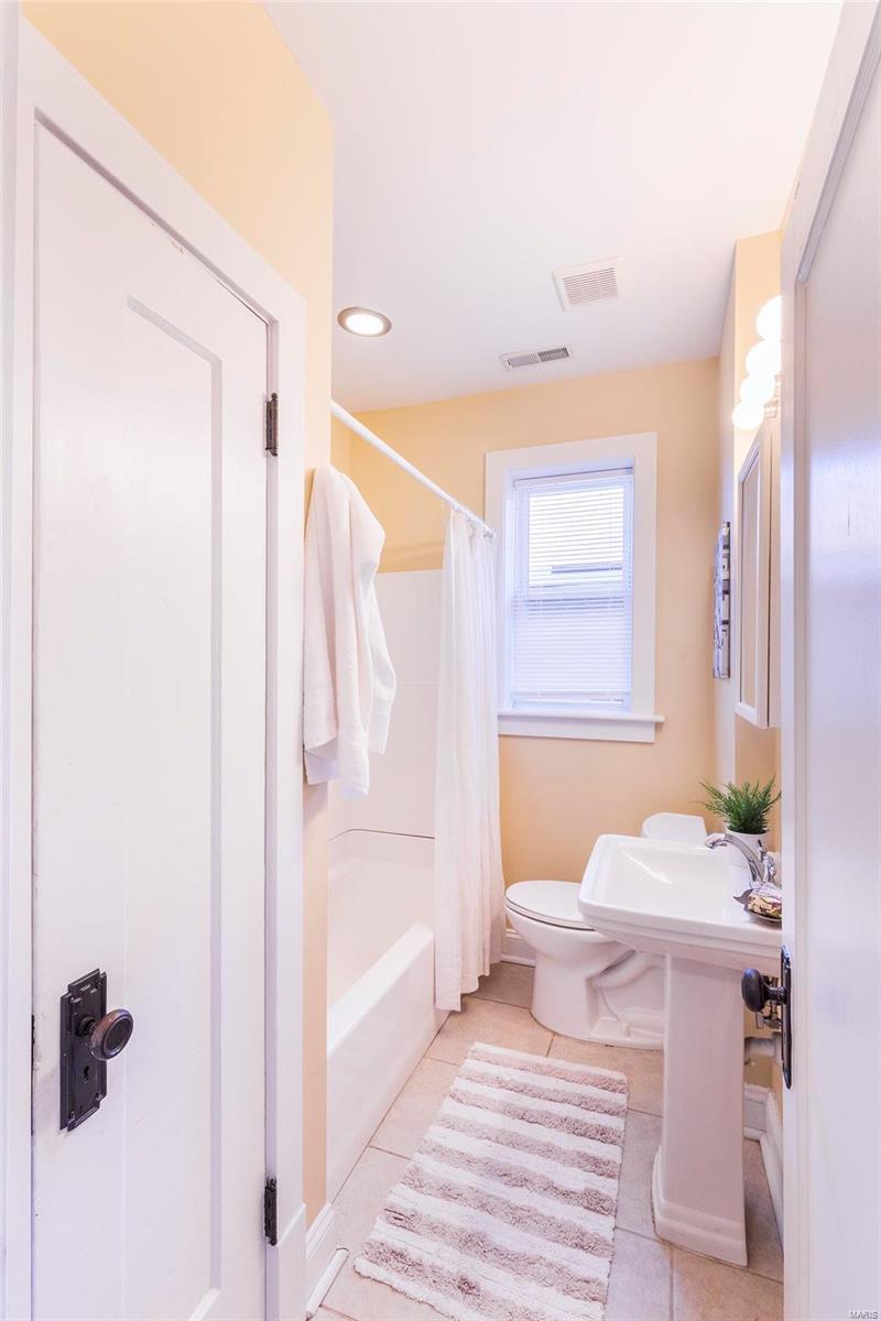 4983 Chippewa Street St. Louis, MO 63109 - Photo 17 of 21