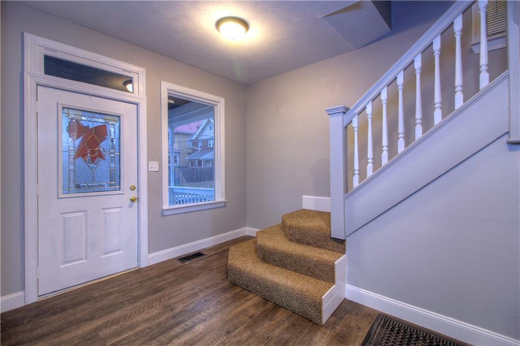 285 Reno Street Rochester, PA 15074 - Photo 4 of 25