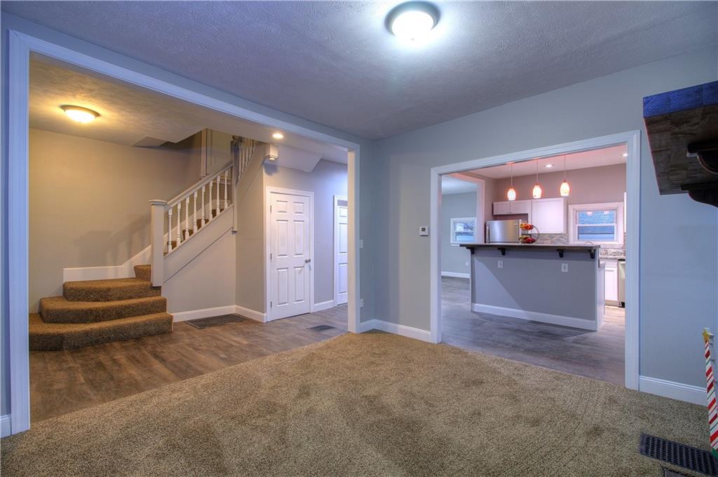 285 Reno Street Rochester, PA 15074 - Photo 6 of 25