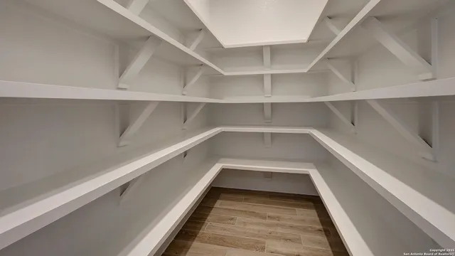 $639,900 | 187 Lacey Oak, Castroville, TX 78009