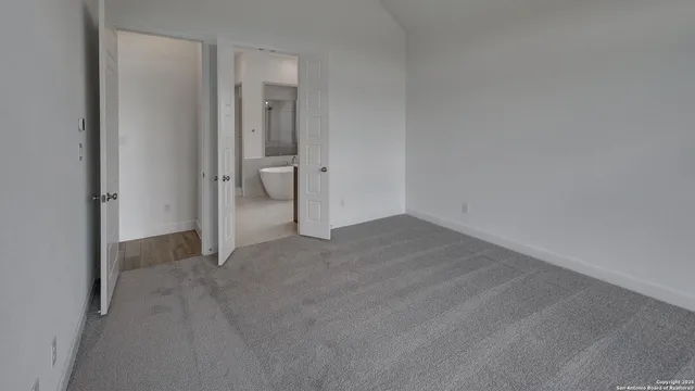 $639,900 | 187 Lacey Oak, Castroville, TX 78009