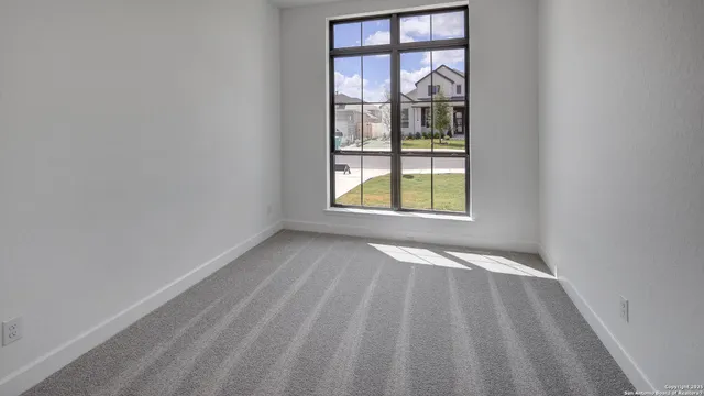 $639,900 | 187 Lacey Oak, Castroville, TX 78009