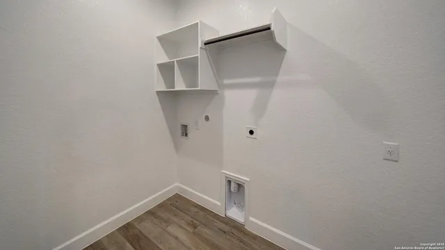 $639,900 | 187 Lacey Oak, Castroville, TX 78009