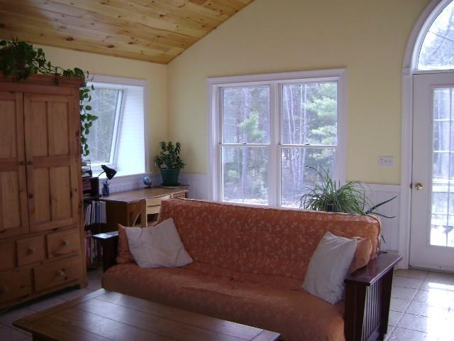 189 Old County Road Edgecomb, ME 04556 - Photo 7 of 32 Livingroom