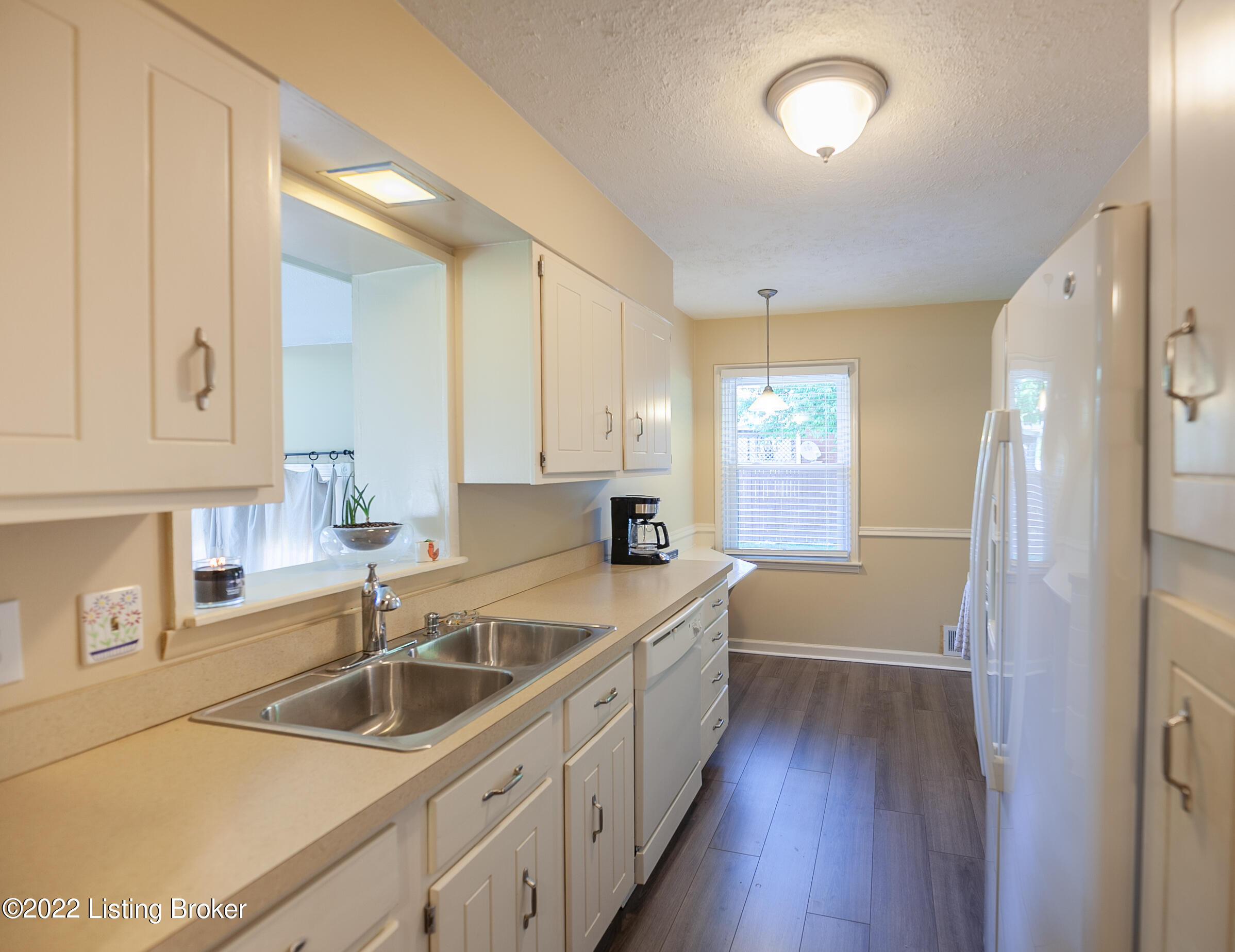 3907 Pembroke Road Louisville, KY 40220 - Photo 7 of 25 _MG_8500-HDR