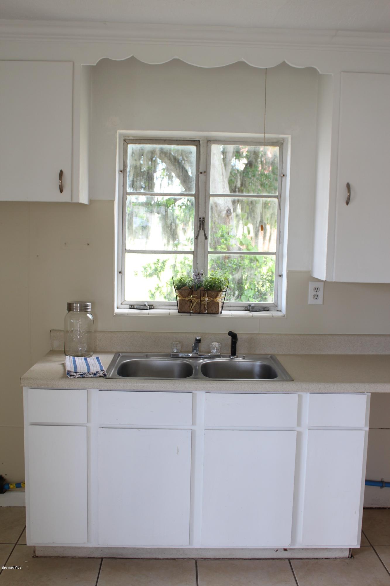 234 Broadview Drive Cocoa, FL 32922 - Photo 4 of 5 kitchen