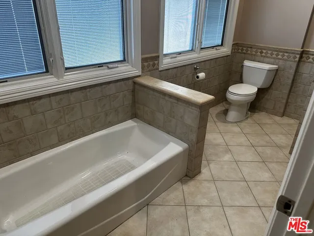 $4,800 | 5560 Buffalo Avenue, Sherman Oaks, CA 91401