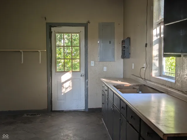 $27,000 | 419 North 7th Street, Elwood, IN 46036