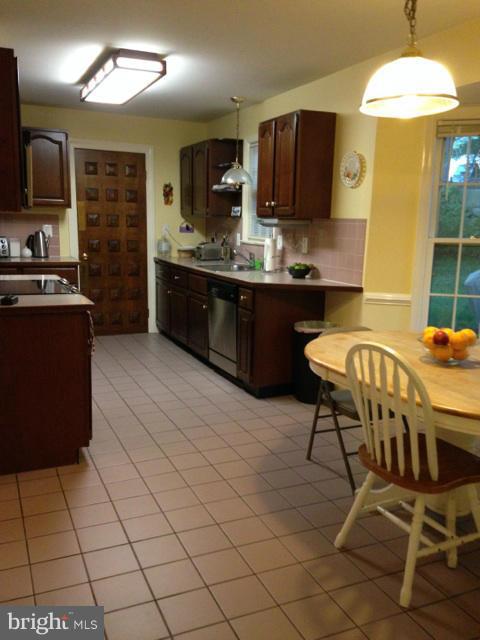 609 Bonifant Road Silver Spring, MD 20905 - Photo 2 of 9 Kitchen