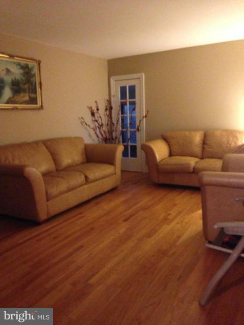 609 Bonifant Road Silver Spring, MD 20905 - Photo 3 of 9 Living Room