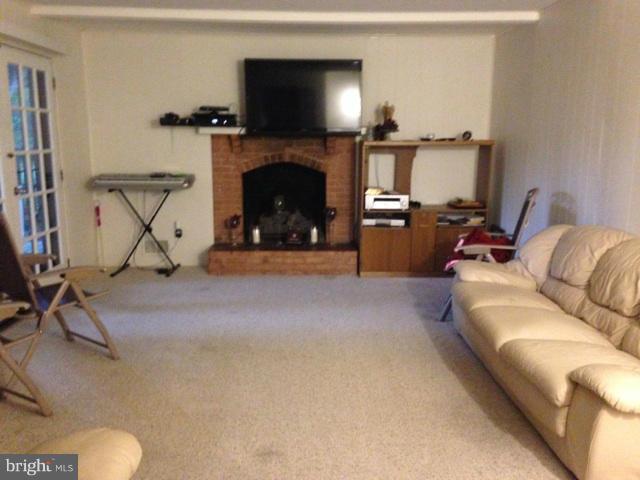 609 Bonifant Road Silver Spring, MD 20905 - Photo 5 of 9 Family Room