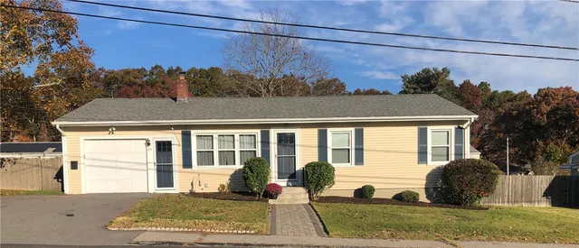 $400,000 | 29 Linwood Drive, Coventry, RI 02816