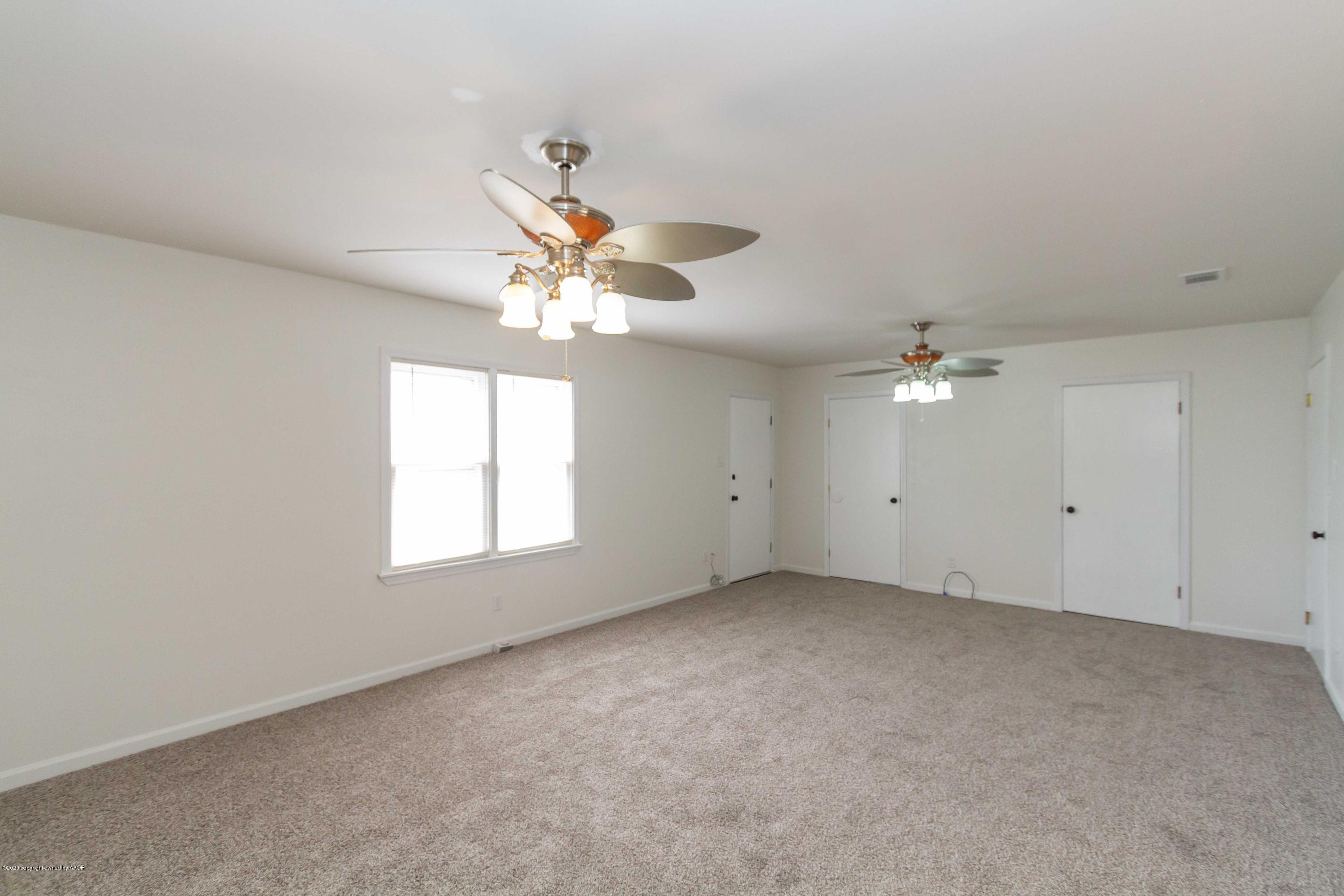 4111 South Lipscomb Street Amarillo, TX 79110 - Photo 9 of 26 DEN VIEW 1