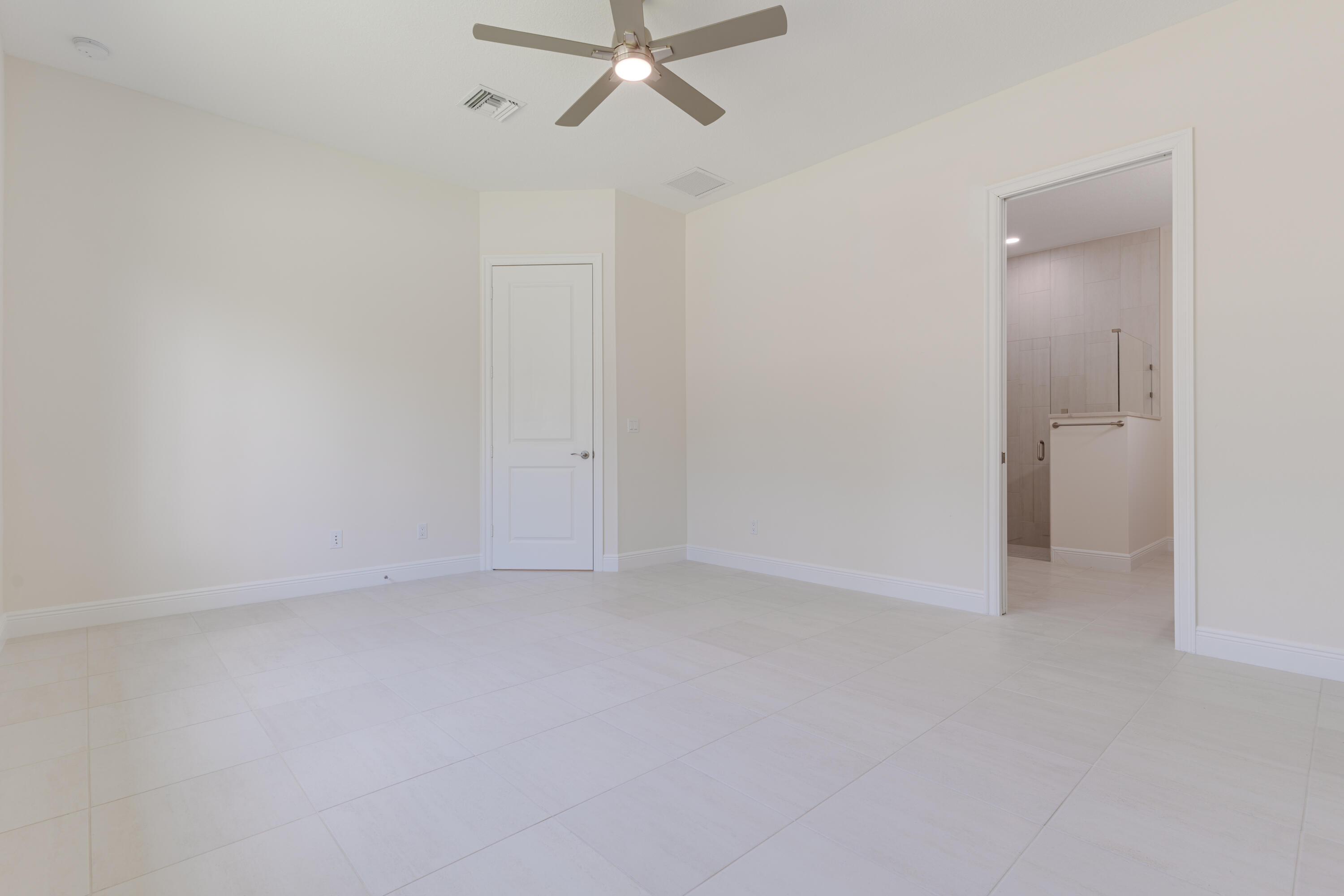 2005 Bridgepointe Circle, Unit 98 Vero Beach, FL 32967 - Photo 20 of 44 CMMEDIA-19
