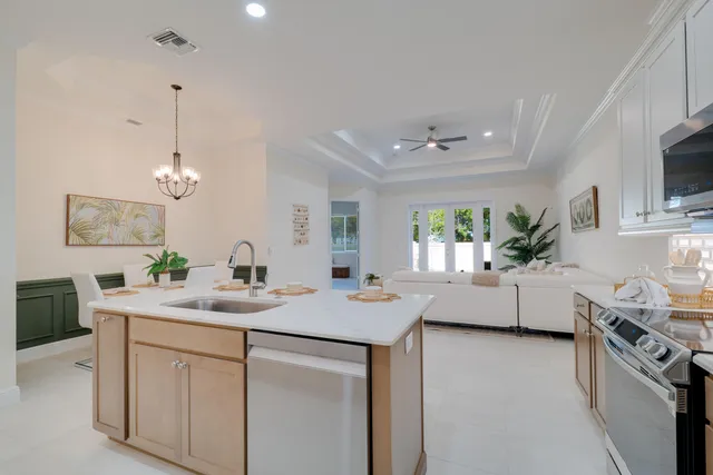 $459,100 | 2005 Bridgepointe Circle, Unit 98, Vero Beach, FL 32967