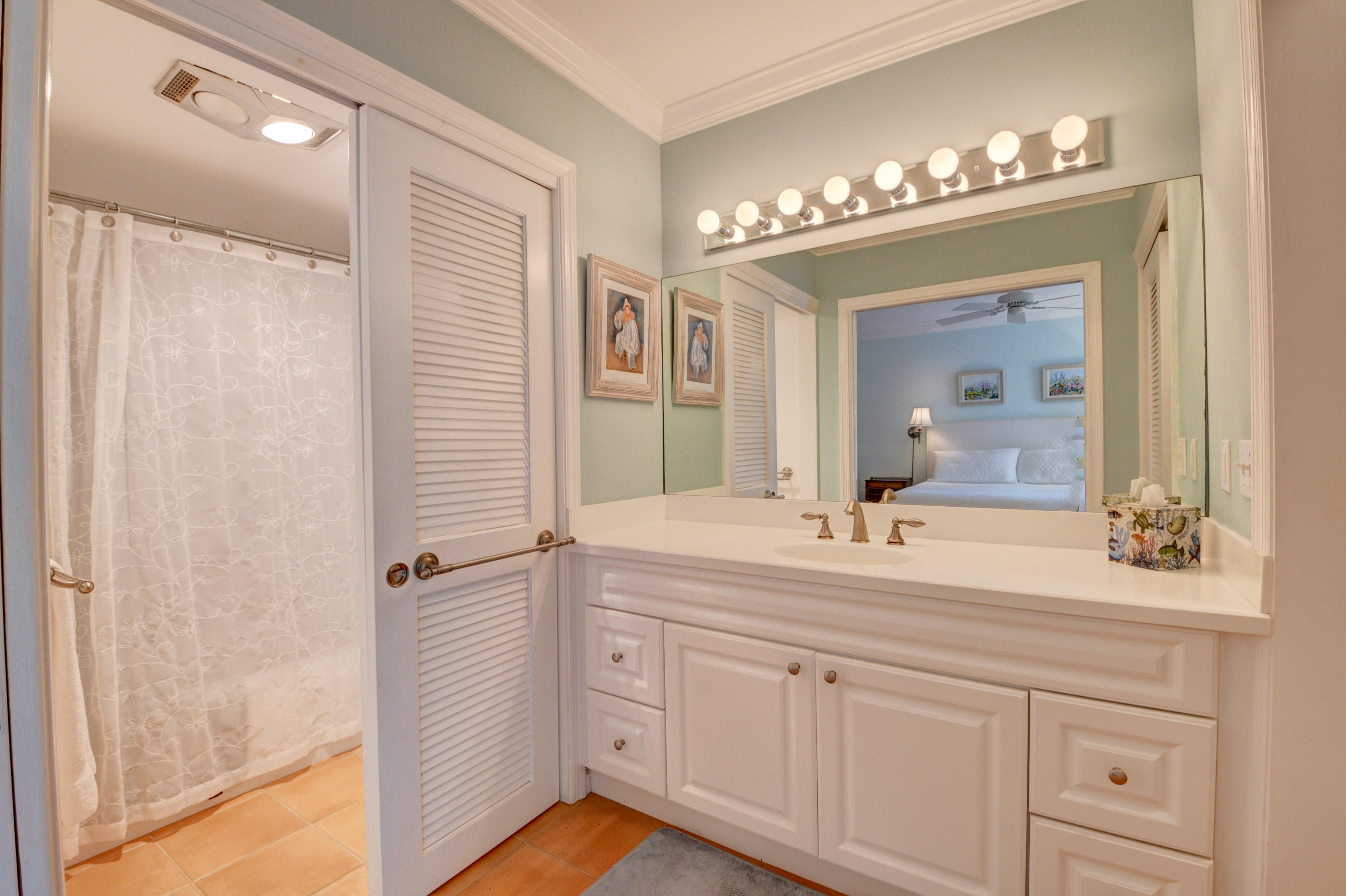 200 Little Club Road, Unit 1 Gulf Stream, FL 33483 - Photo 19 of 41 MASTER BATH