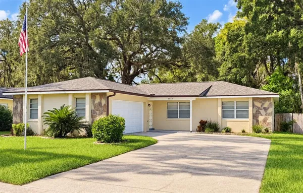 $369,900 | 1122 Estatewood Drive, Brandon, FL 33510