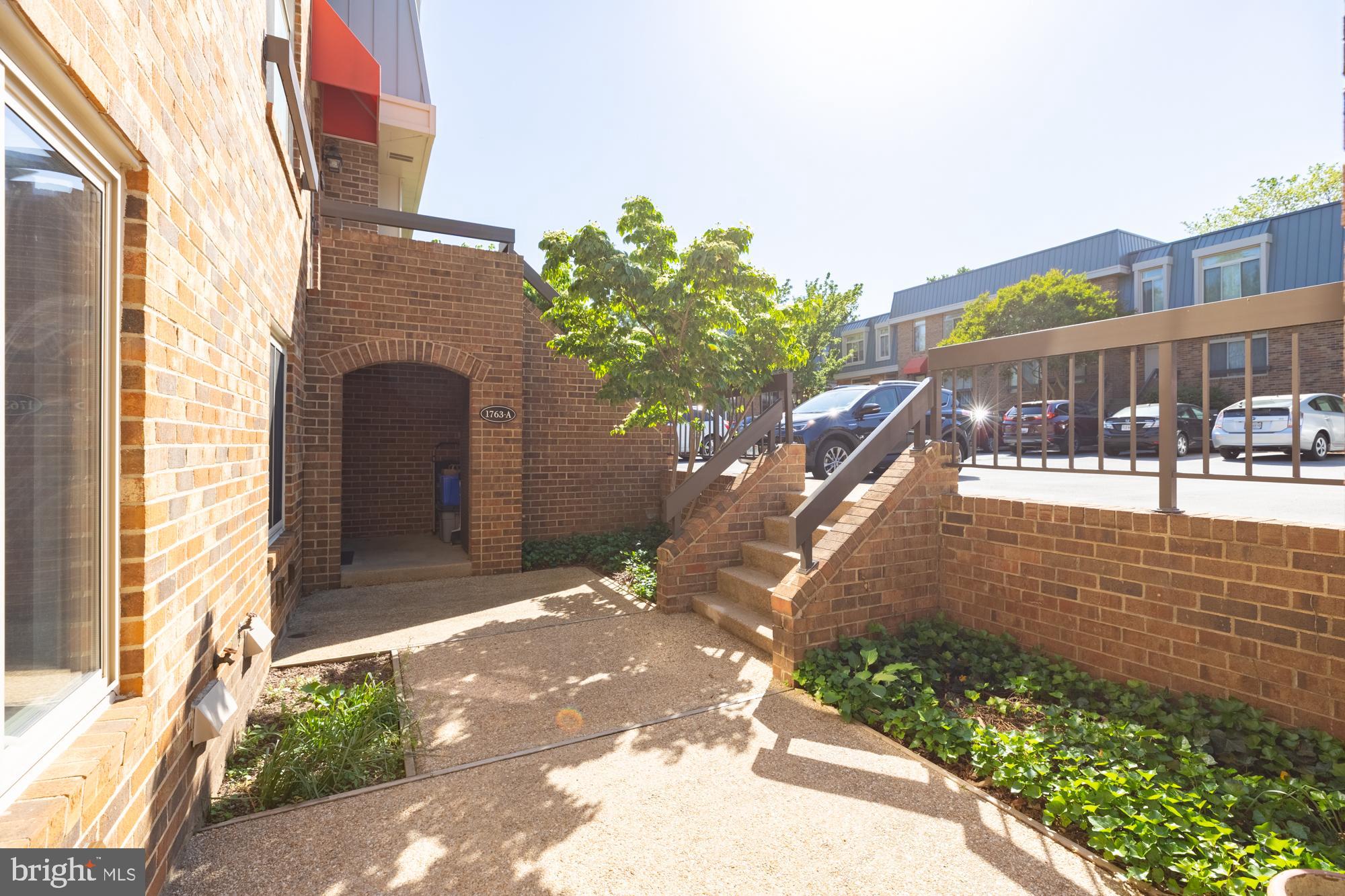 1765 South Hayes Street, Unit A Arlington, VA 22202 - Photo 1 of 21