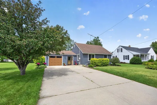 $294,900 | 1290 West Avenue, Zumbrota, MN 55992