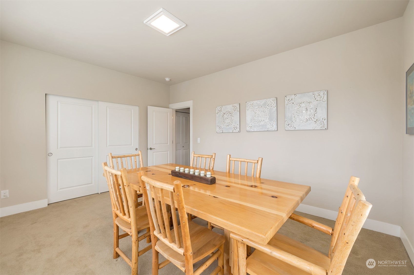 13508 6th Avenue Southwest Burien, WA 98146 - Photo 14 of 39 a view of a dining room that has a table and chairs