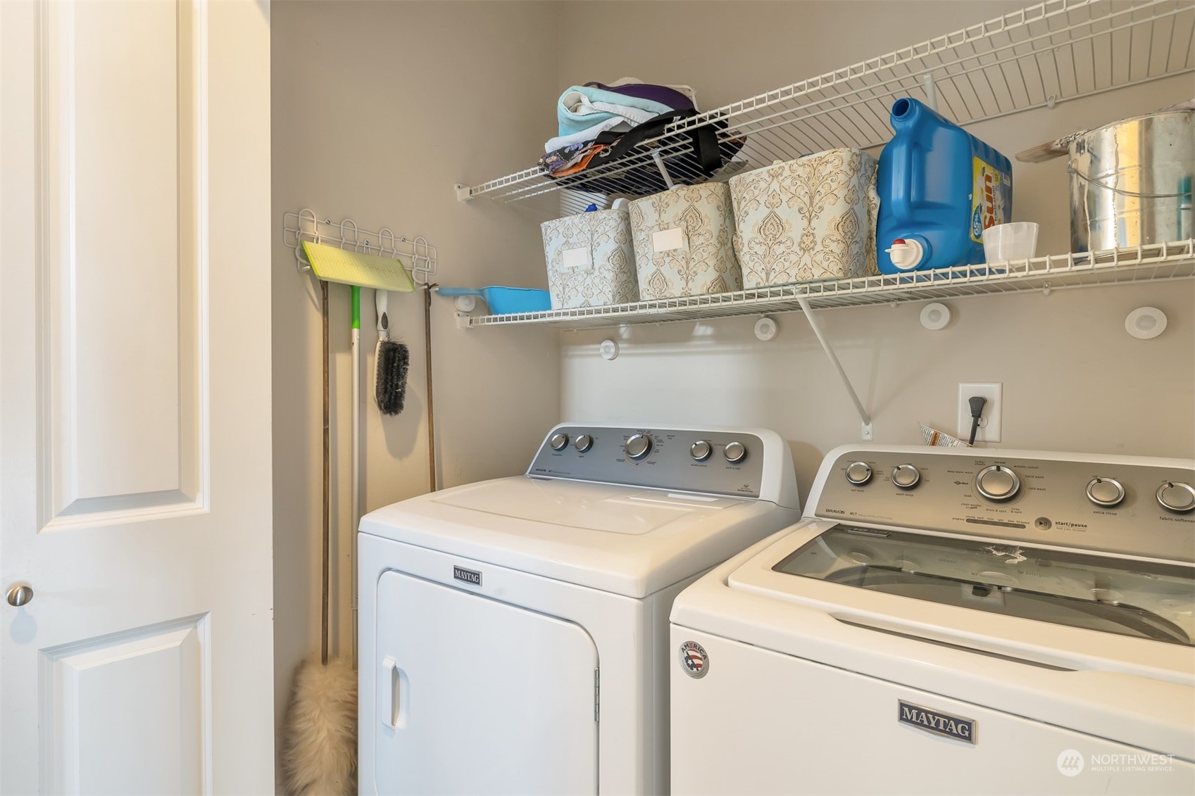 13508 6th Avenue Southwest Burien, WA 98146 - Photo 38 of 39 a utility room with dryer and washer