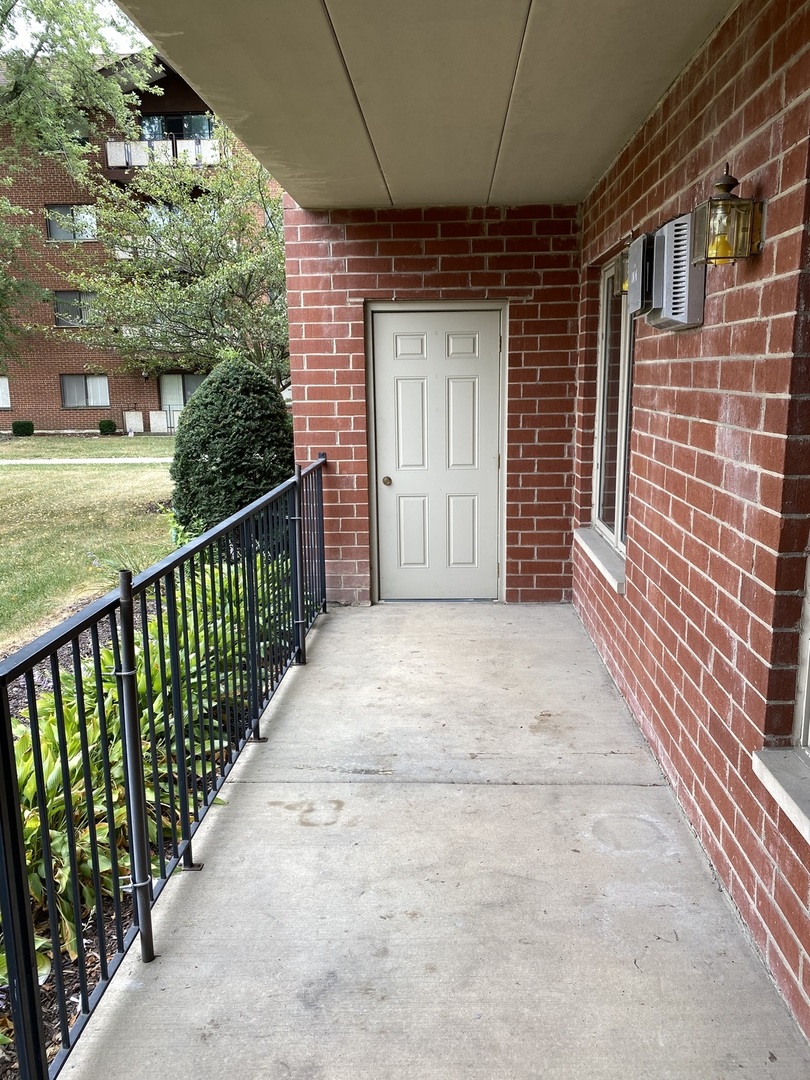 2321 183rd Street, Unit 101 Homewood, IL 60430 - Photo 27 of 27 a view of a porch