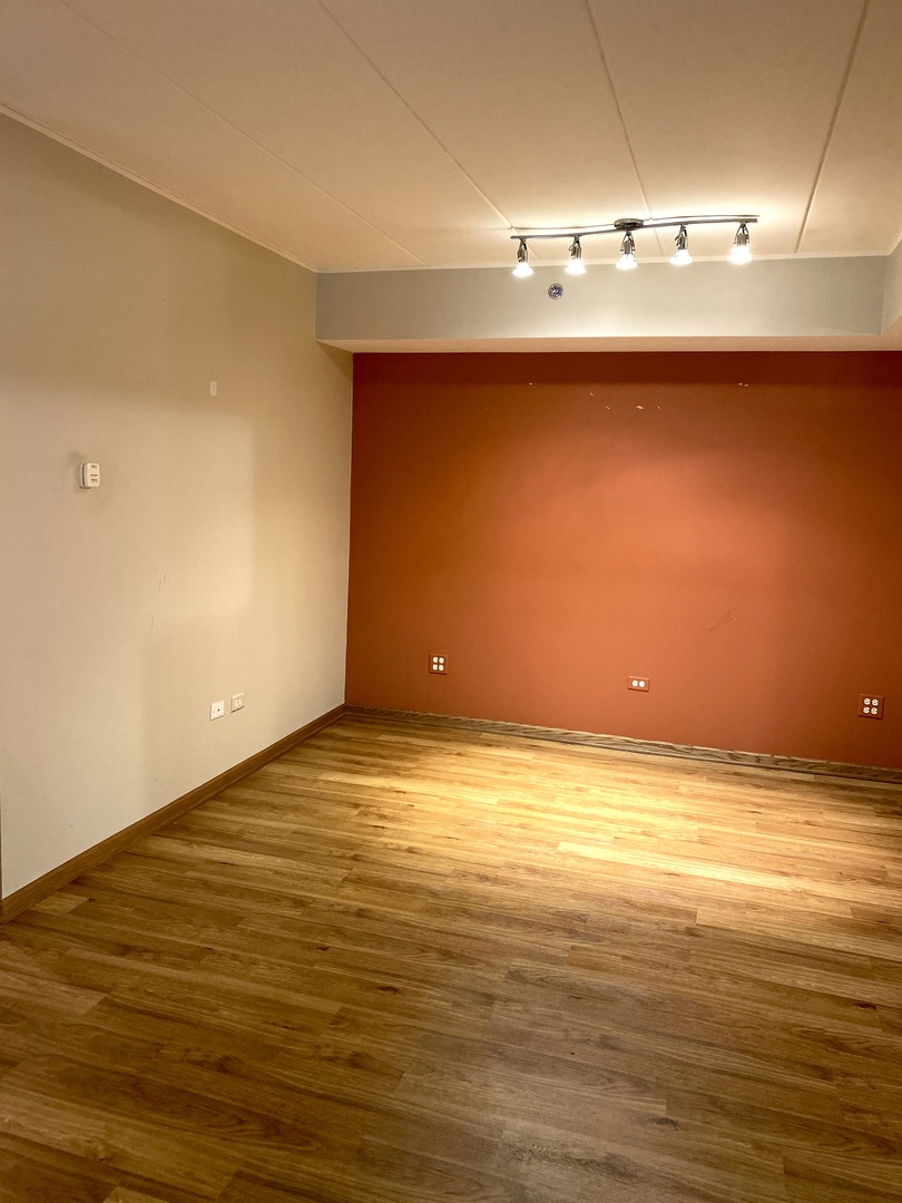 2321 183rd Street, Unit 101 Homewood, IL 60430 - Photo 6 of 27 a view of an empty room