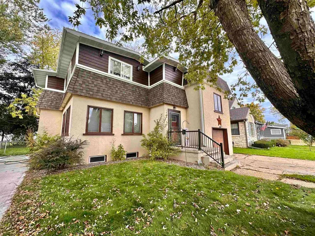 $274,900 | 1805 Superior, Tomah, WI 54660