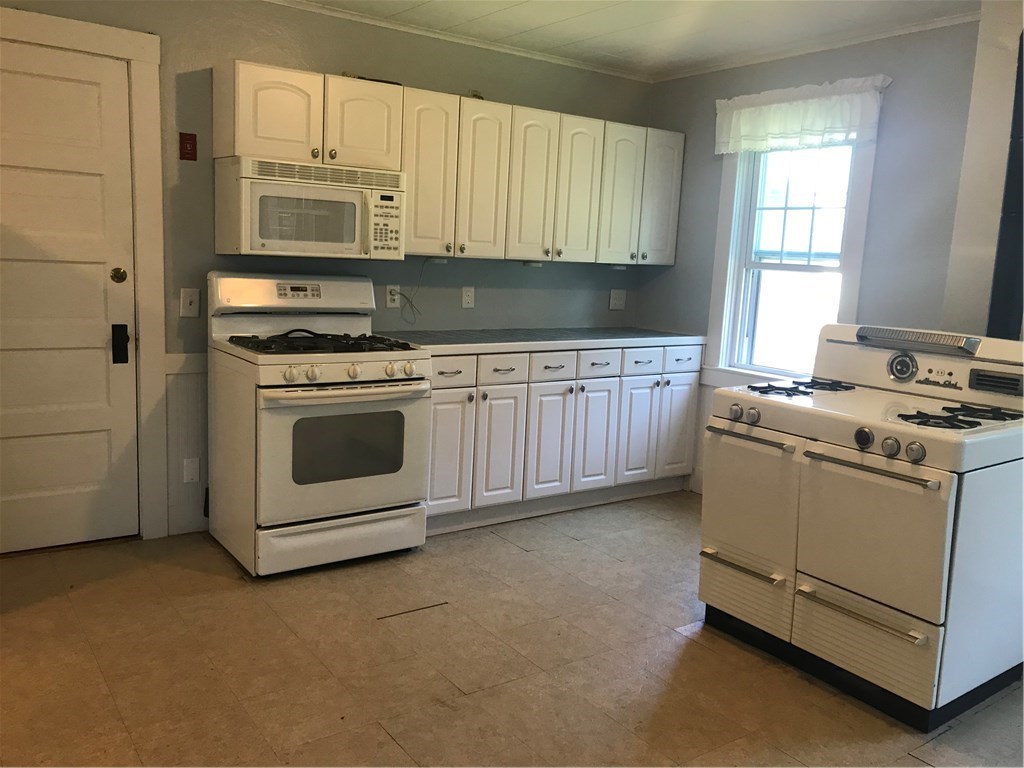 27 Barney Street Warren, RI 02885 - Photo 14 of 26