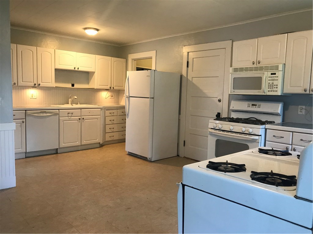 27 Barney Street Warren, RI 02885 - Photo 17 of 26