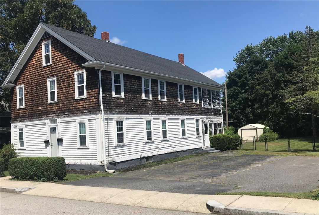 27 Barney Street Warren, RI 02885 - Photo 2 of 26