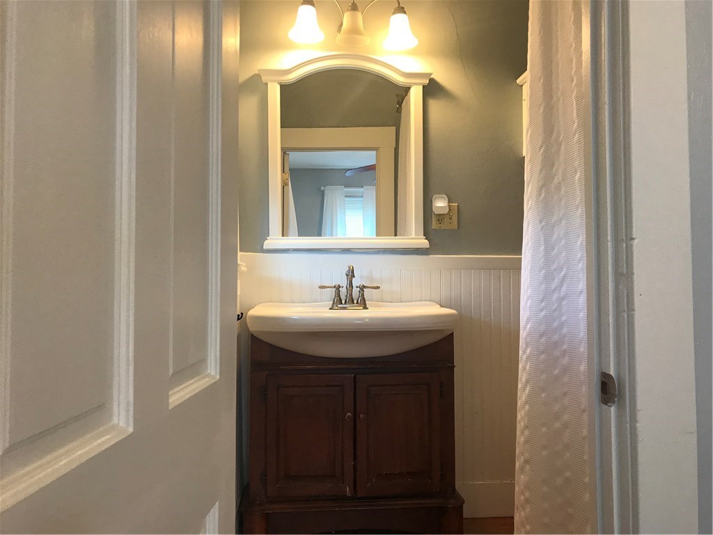 27 Barney Street Warren, RI 02885 - Photo 23 of 26