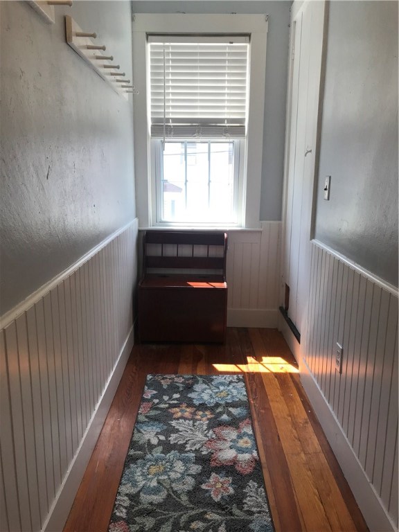 27 Barney Street Warren, RI 02885 - Photo 6 of 26