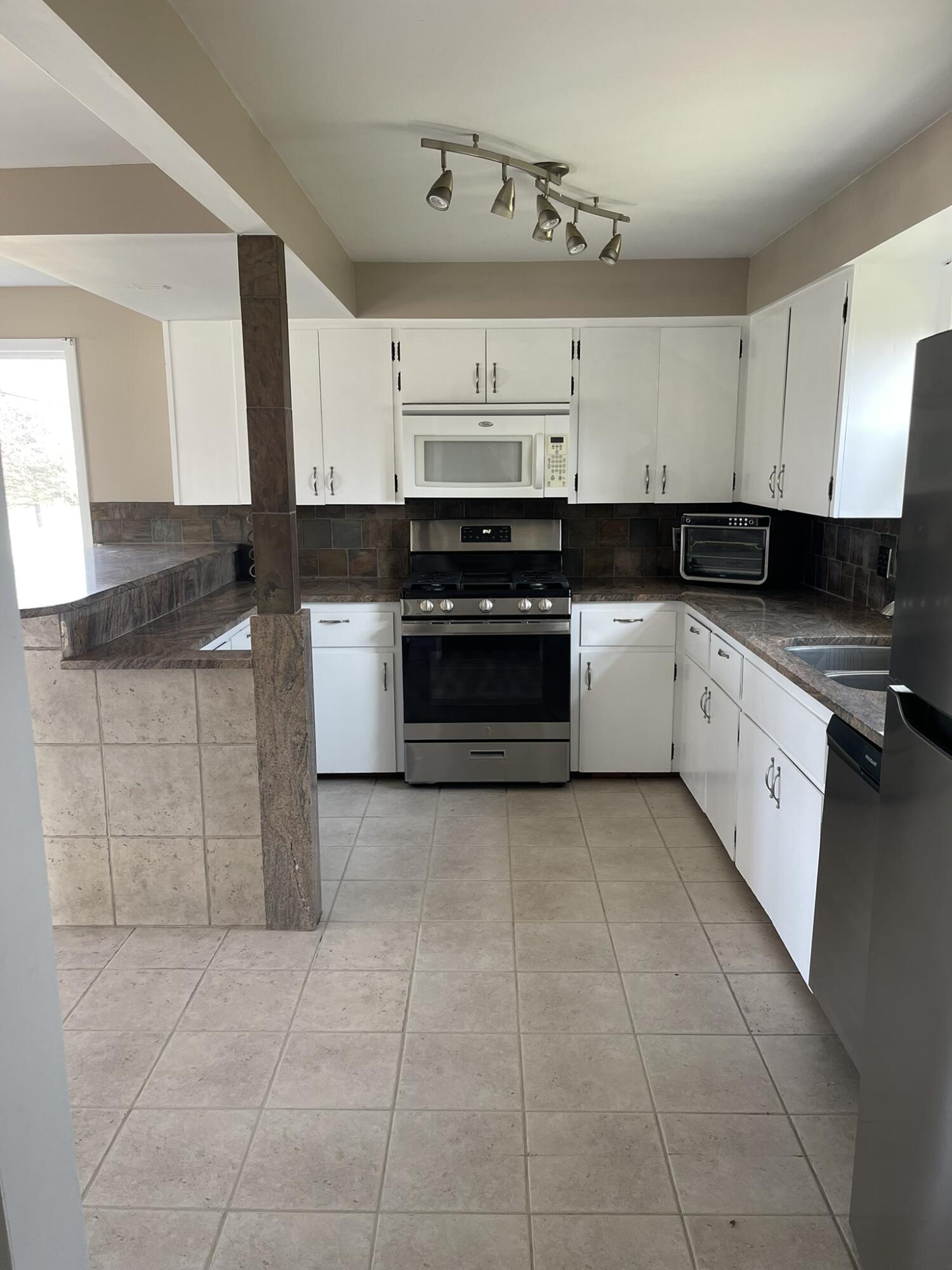 11602 Old Belding Road Northeast Belding, MI 48809 - Photo 8 of 21 Kitchen
