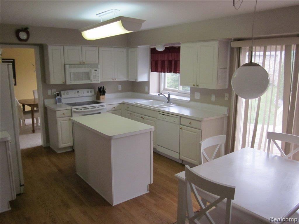 7017 Fox Hills Road Canton, MI 48187 - Photo 7 of 19 Island Kitchen.JPG