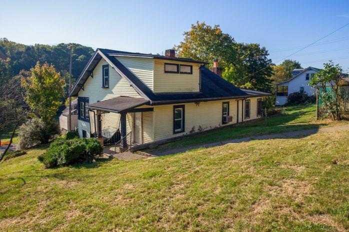 3143 Santiago Road Imperial, PA 15126 - Photo 4 of 24