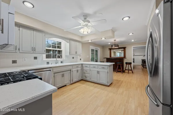 $420,000 | 327 Plantation Drive, New Bern, NC 28562