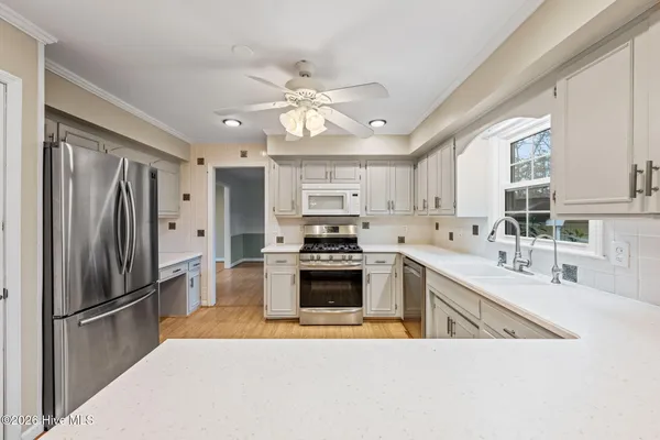 $420,000 | 327 Plantation Drive, New Bern, NC 28562