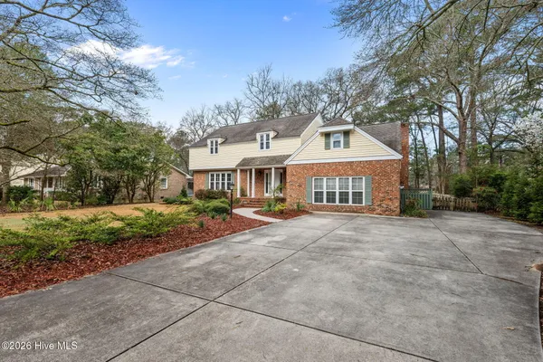 $420,000 | 327 Plantation Drive, New Bern, NC 28562