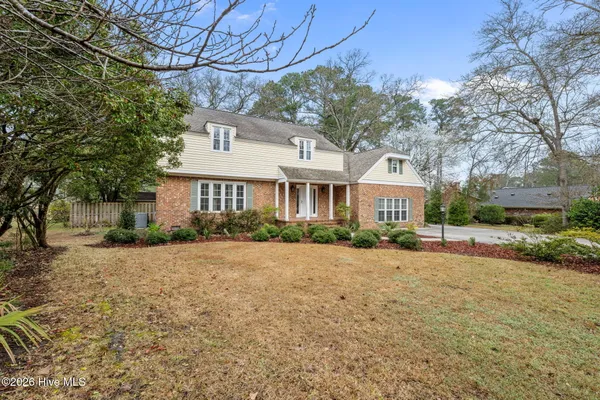 $420,000 | 327 Plantation Drive, New Bern, NC 28562