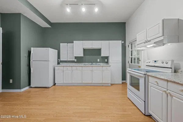 $420,000 | 327 Plantation Drive, New Bern, NC 28562