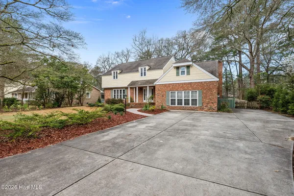 $420,000 | 327 Plantation Drive, New Bern, NC 28562