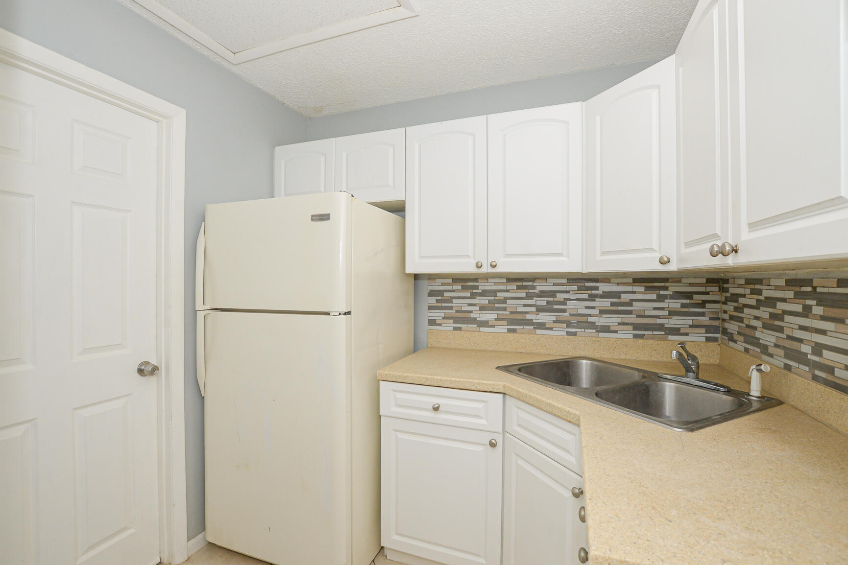 2007 Oleander Boulevard, Unit B Fort Pierce, FL 34950 - Photo 12 of 21