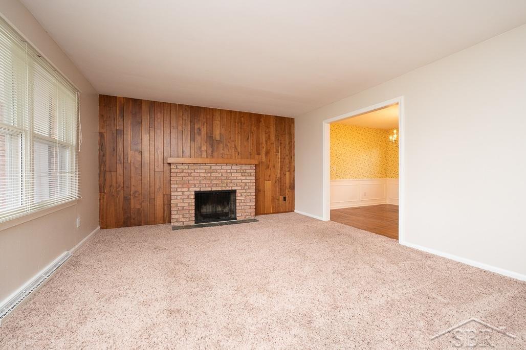 635 Stoneham Road Saginaw, MI 48638 - Photo 8 of 19 50059992-7.JPG