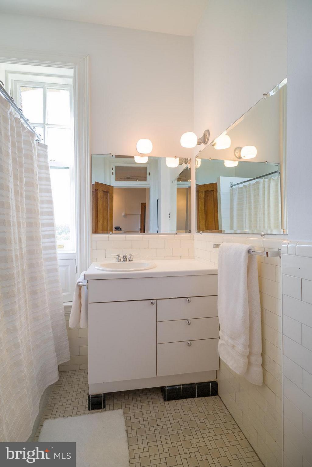 2853 Ontario Road Northwest, Unit 501 Washington, DC 20009 - Photo 14 of 25 Beautiful second bathroom