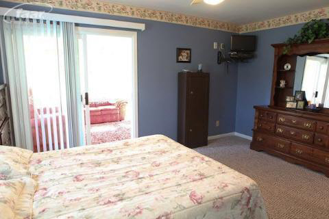 10126 Hartland Road Fenton, MI 48430 - Photo 11 of 38 20279125-10.JPG